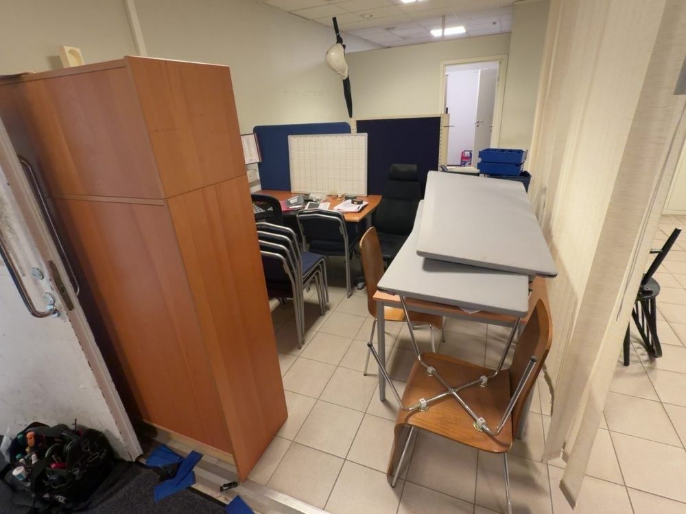 1575022-2 Diverse kontorsmöbler och tillbehör