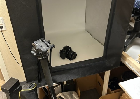 System camera with camera booth - Canon EOS 2000D
