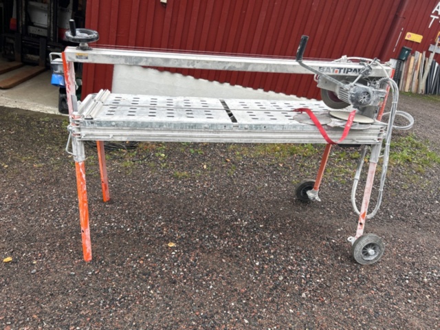 1486436-1 Kakelsåg Battipav Class Plus 1300S med stativ