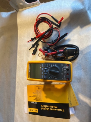 1486443-1 Digital multimeter med tillbehör – Fluke 289