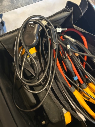 1486435-8 Elkvalitetsanalysator med tillbehör – Fluke 434