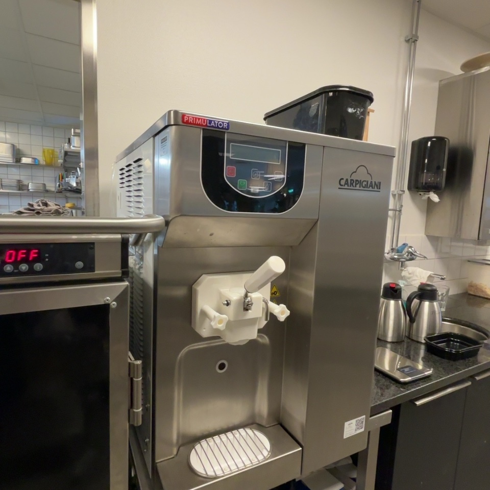 1373333-2 Soft ice cream machine with accessories – Carpigiani 191 Steel SP P