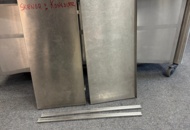1141704 Rostfria hyllplan 2 st inkl skenor/konsoler. Ca 100x40 cm