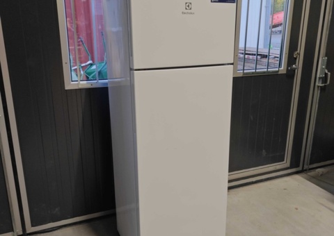 Refrigerator / freezer Elektrolux LTB1AAE28W0 New