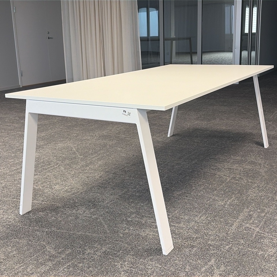 1576479-1 Desk approx. 210x100 - Edsbyn
