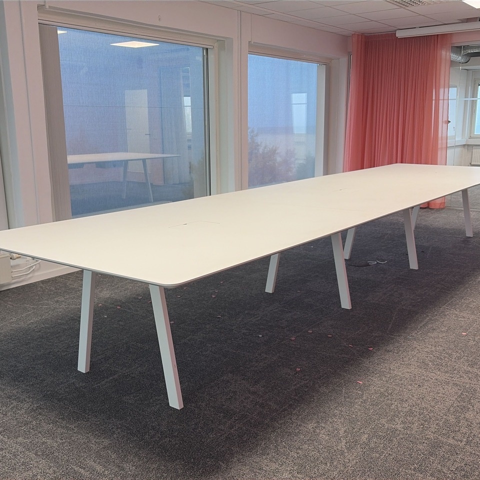 1576480-1 Conference table approx. 540x140