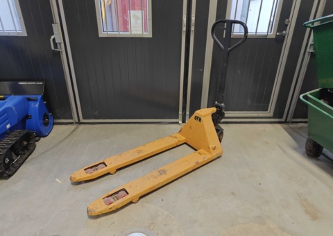 Pallet truck