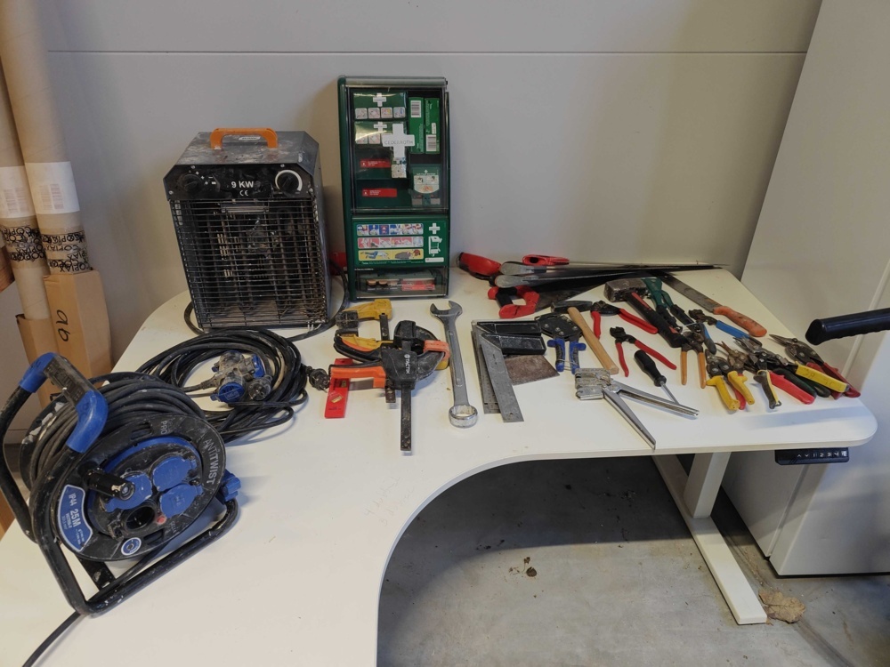 1484627-1 Hand tools, heater fan and extension cable