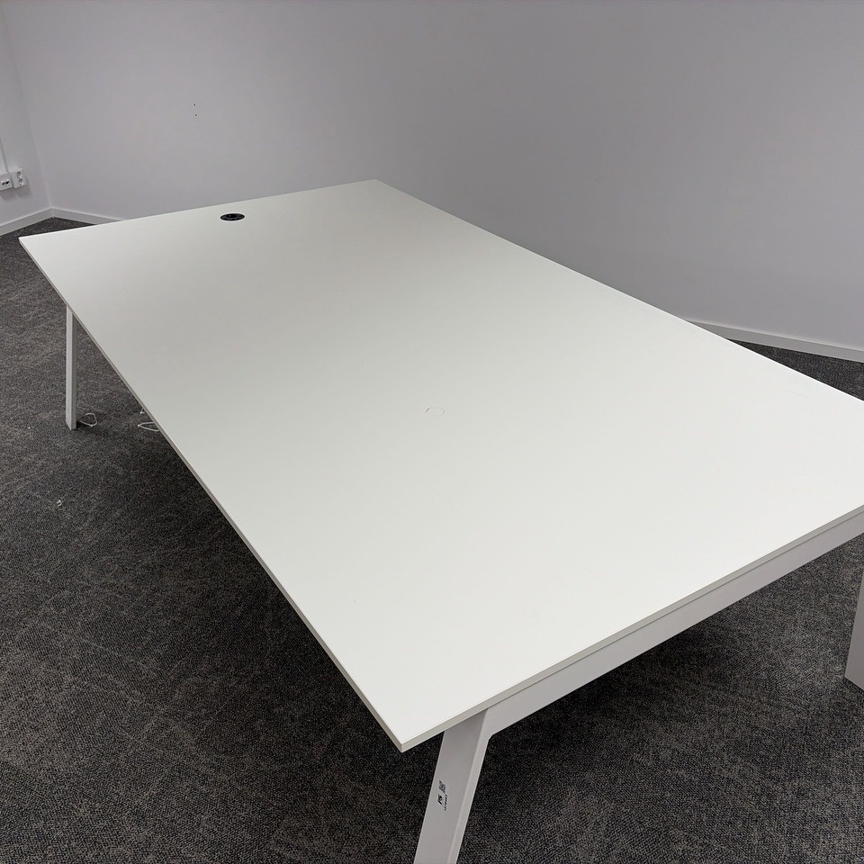 1576483-2 Conference table approx. 250x140, with built-in power outlet