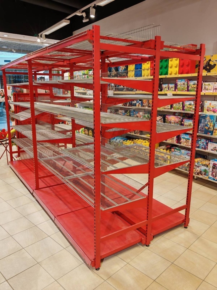 1530152-1 Collection of shop and warehouse furnishings – 26 sections