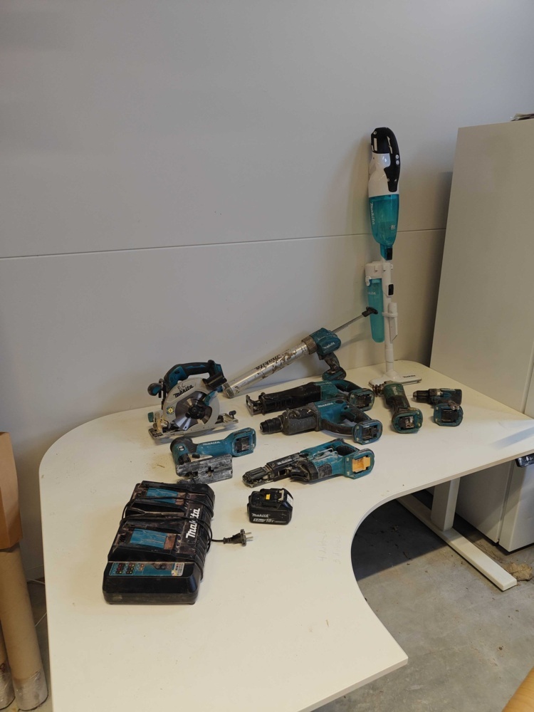 1484629-1 Makita package