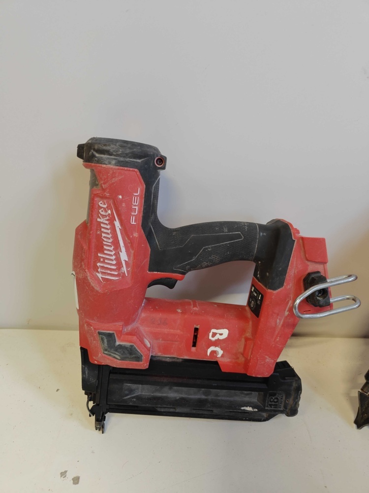 1484632-2 Milwaukee nail and trim gun