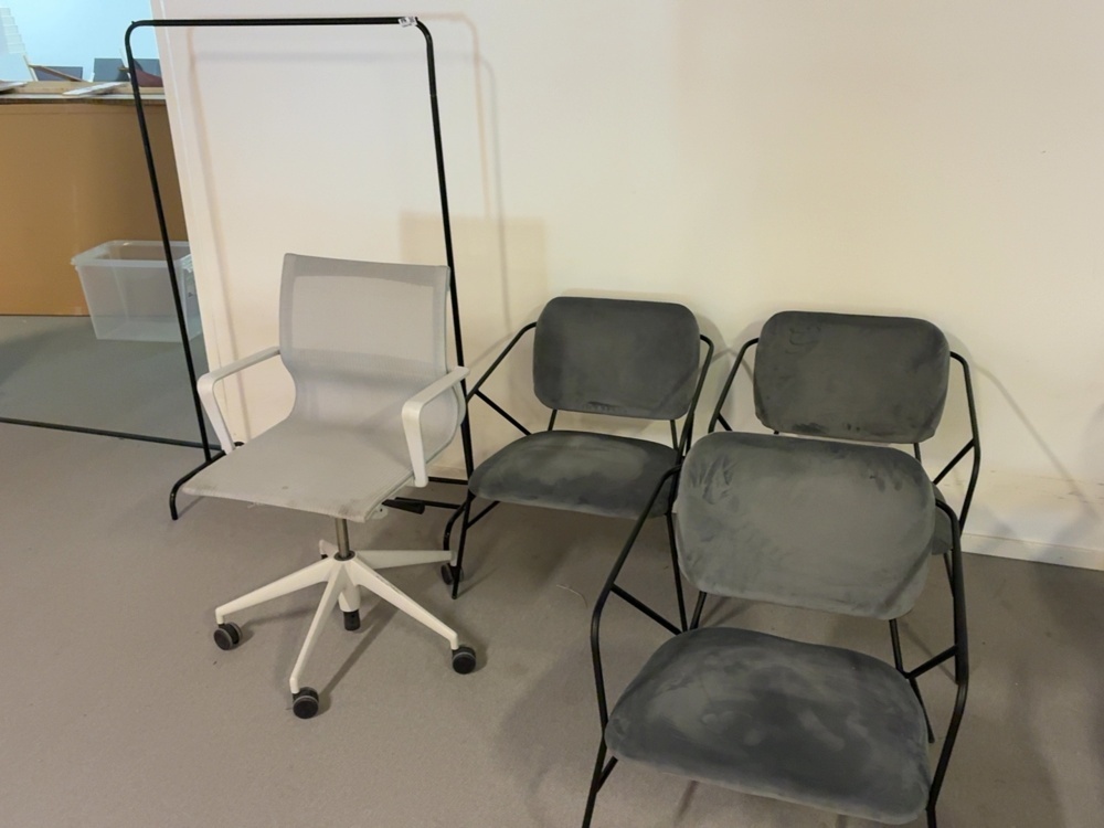 1594768-1 Collection of chairs and coat racks - House Doctor, Vitra