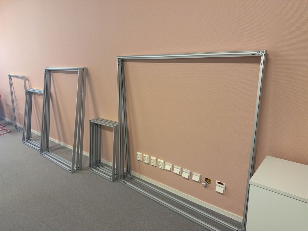1594769-1 Collection of advertising frames
