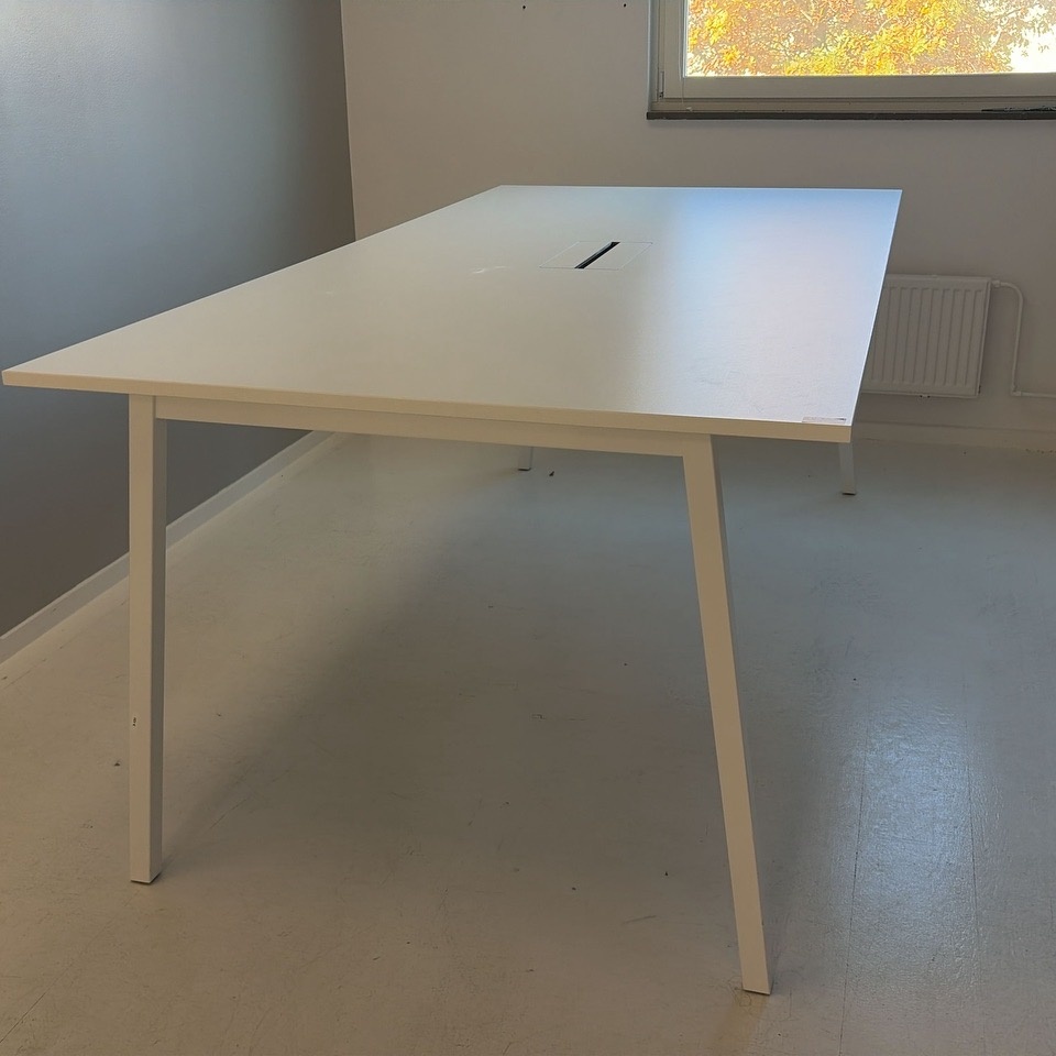 1594822-1 Konferensbord