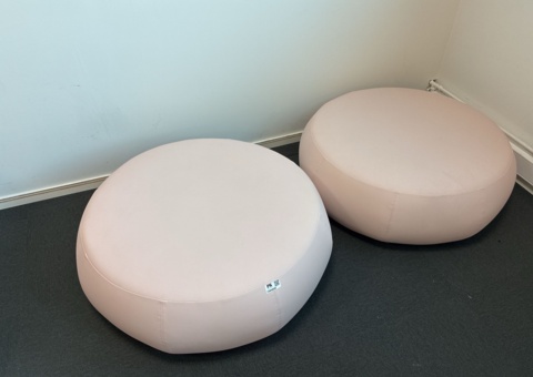 Puffar 2 st, ca ø 88 cm, rosa - Arper