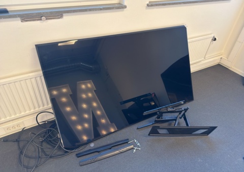 Monitor with accessories - Samsung ED75E - 2017