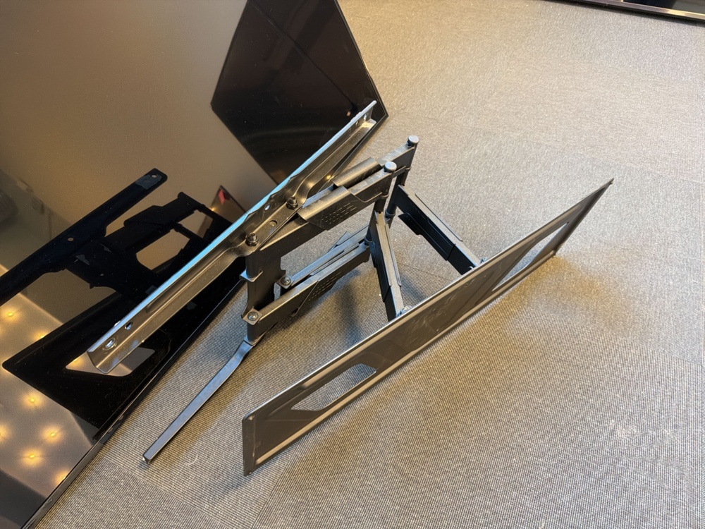 1594787-2 Monitor with accessories - Samsung ED75E - 2017