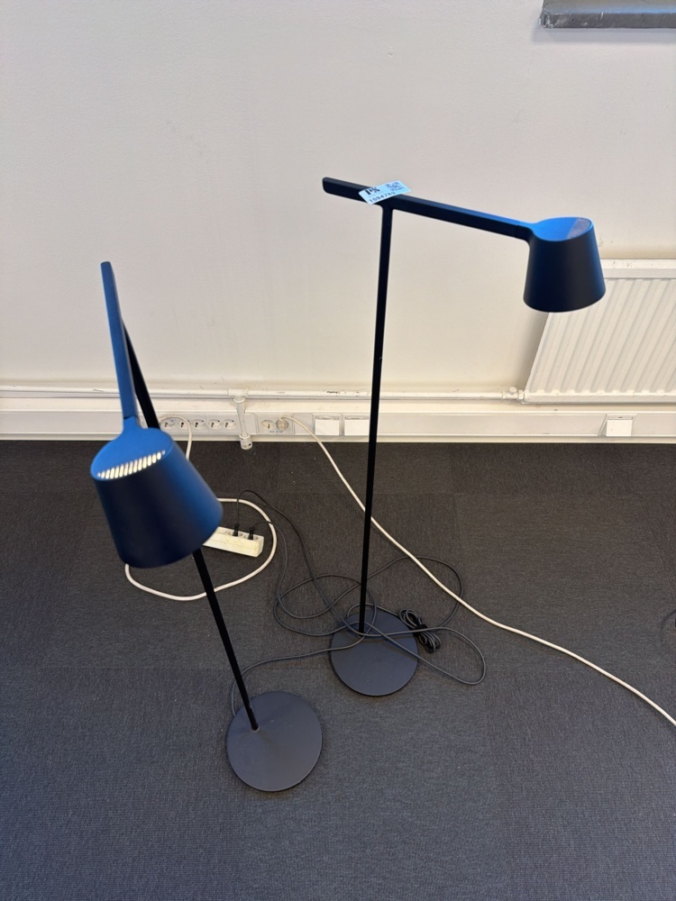 1594789-2 Floor lamps 2 pcs - Muuto Tip