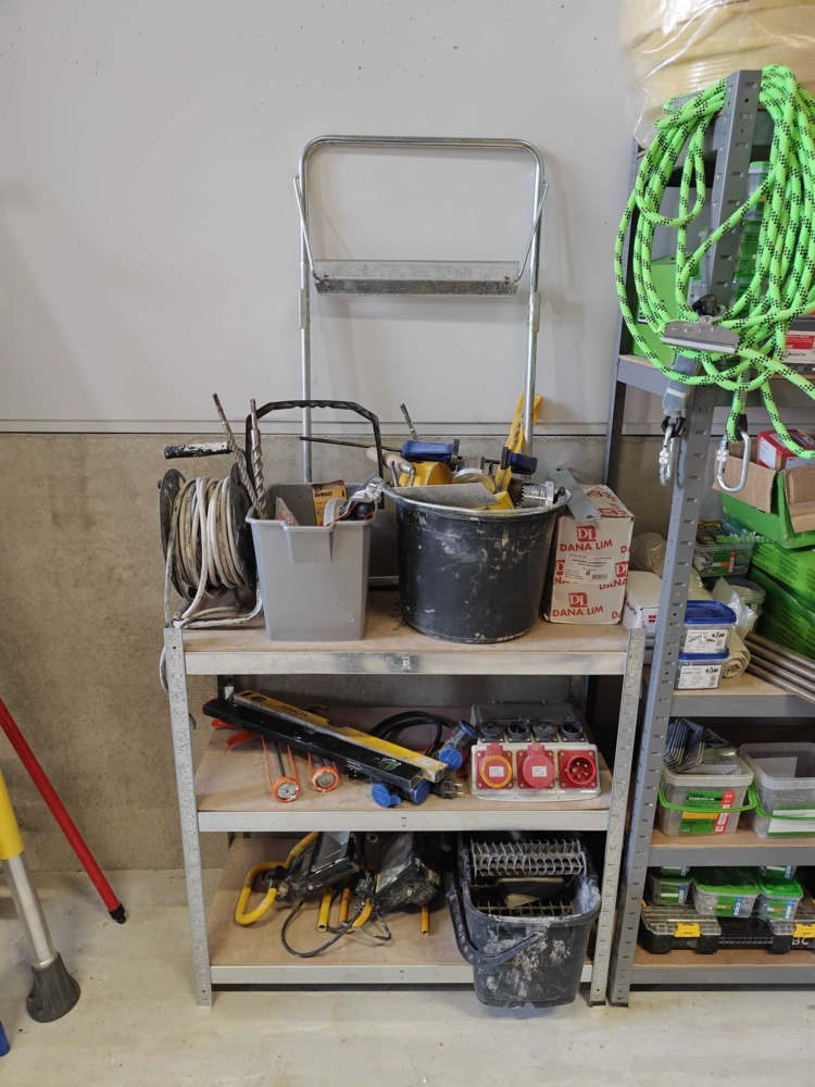 1484647-2 Sheet metal shelves with contents