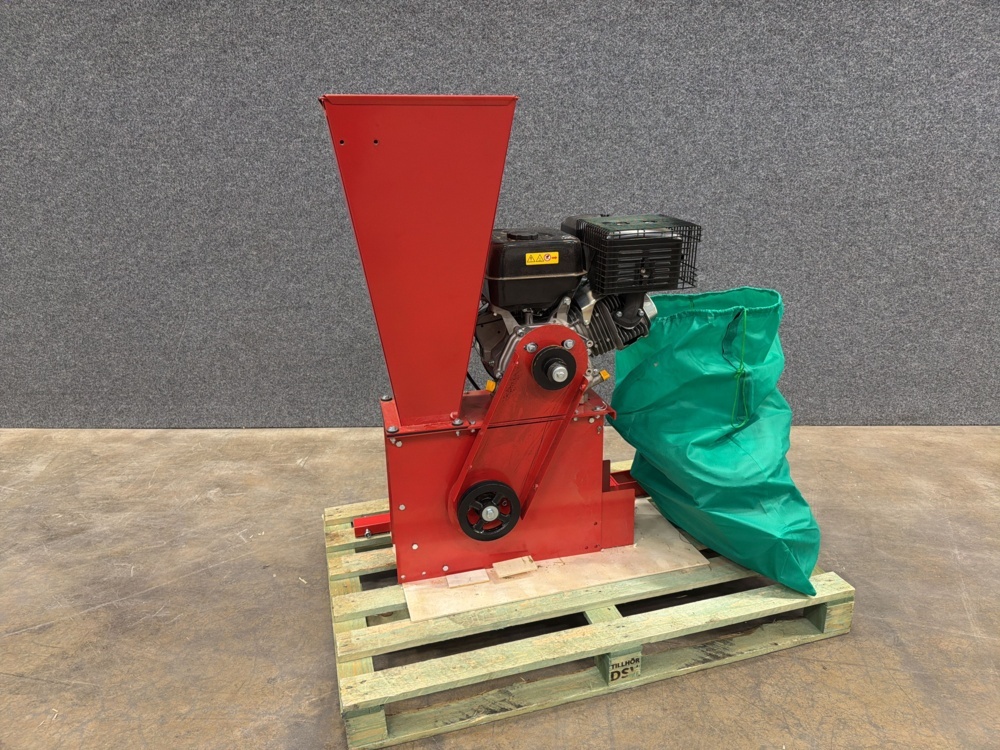 1602444-2 Wood chipper Werkraft petrol-powered drawbar 15 hp