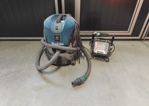 Industrial vacuum cleaner and work lamp Makita