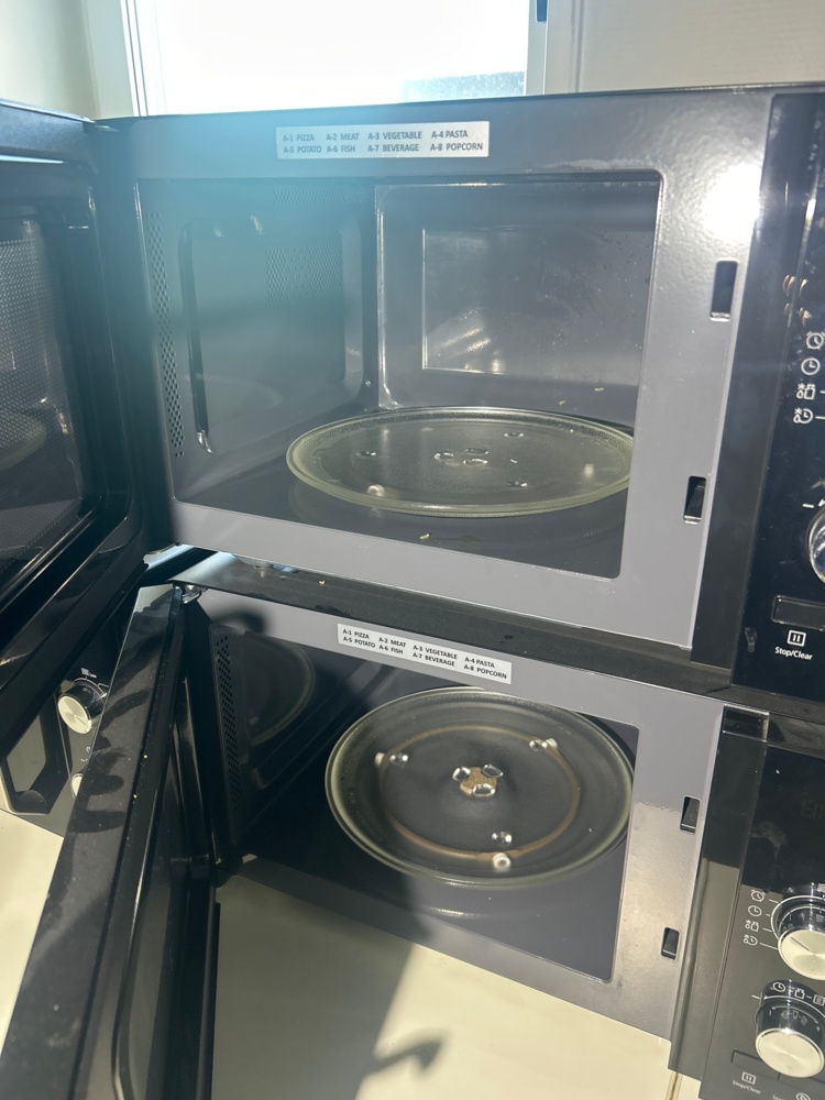 1558658-2 Microwave ovens 3 pcs including hob