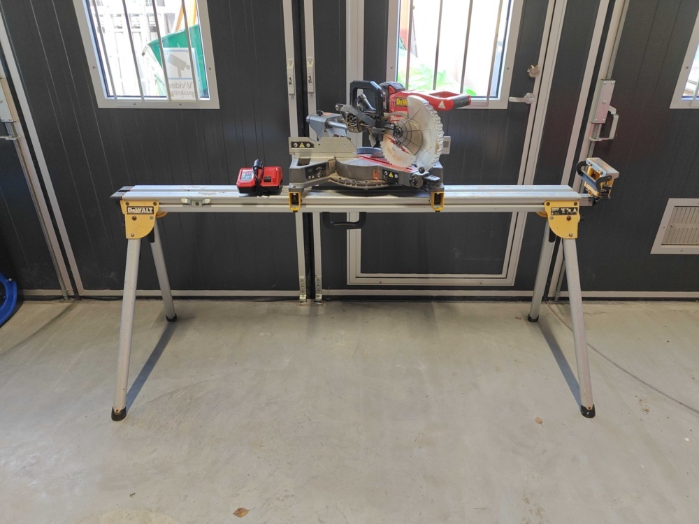 1484659-1 Cut / miter saw Milwaukee FMS190