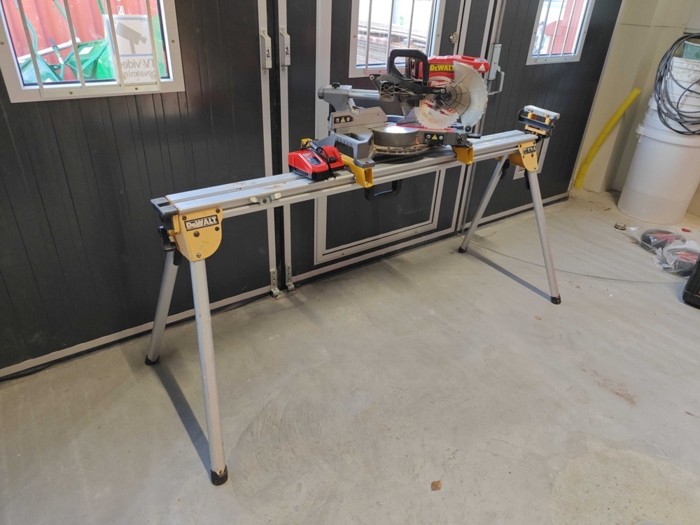 1484659-2 Cut / miter saw Milwaukee FMS190
