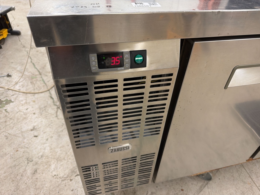1566501-2 Kylbänk Zanussi