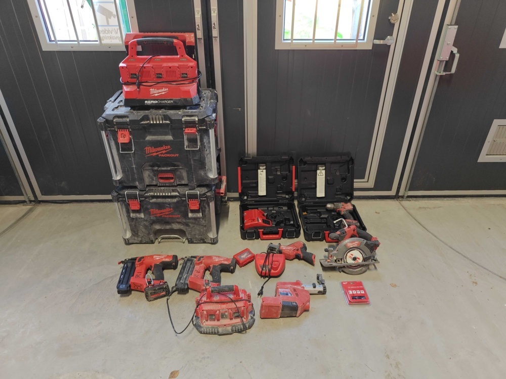 1484660-1 Milwaukee package