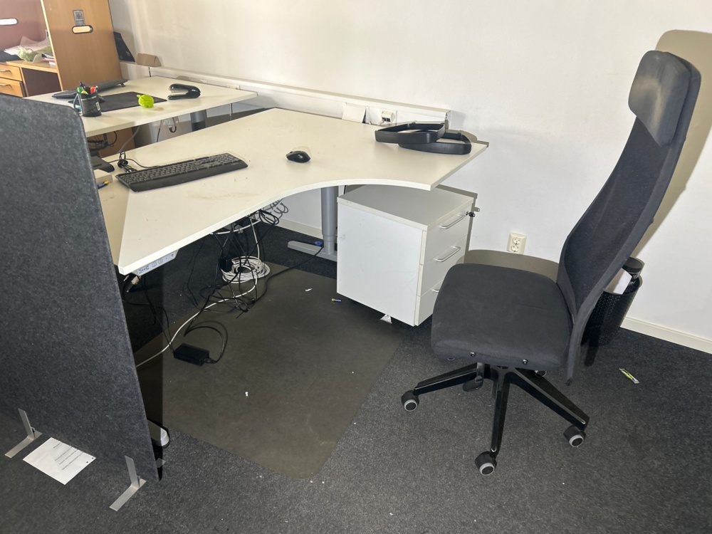 1558647-2 Workroom with two electric desks