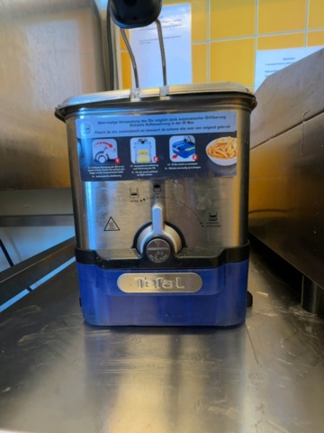 1458520-4 Elektrisk fritös – TEFAL Oleoclean Pro Inox & Design – 3,5 liter – automatisk oljefiltreringt