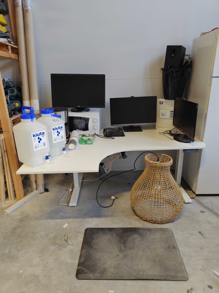 1484662-1 Office and kitchen accessories