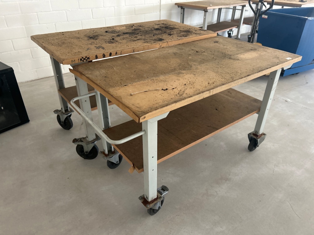 1558668-1 Arbetsbänk på hjul 2 st