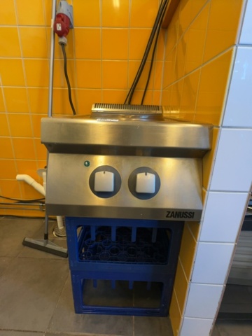 1458524-4 Elektrisk restaurangspis – Zanussi – 2 kokplattor – rostfri