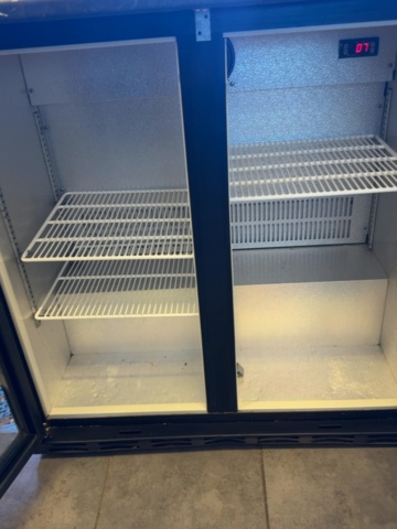1458527-3 Barkyl / flaskkyl – 2 glasdörrar – 200 liter – svart