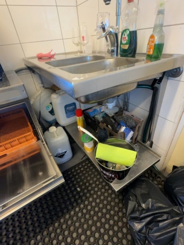 1458528-9 Vägghängd diskbänk i rostfritt – 120 × 60 cm – dubbla hoar, spolmunstycke och underhylla