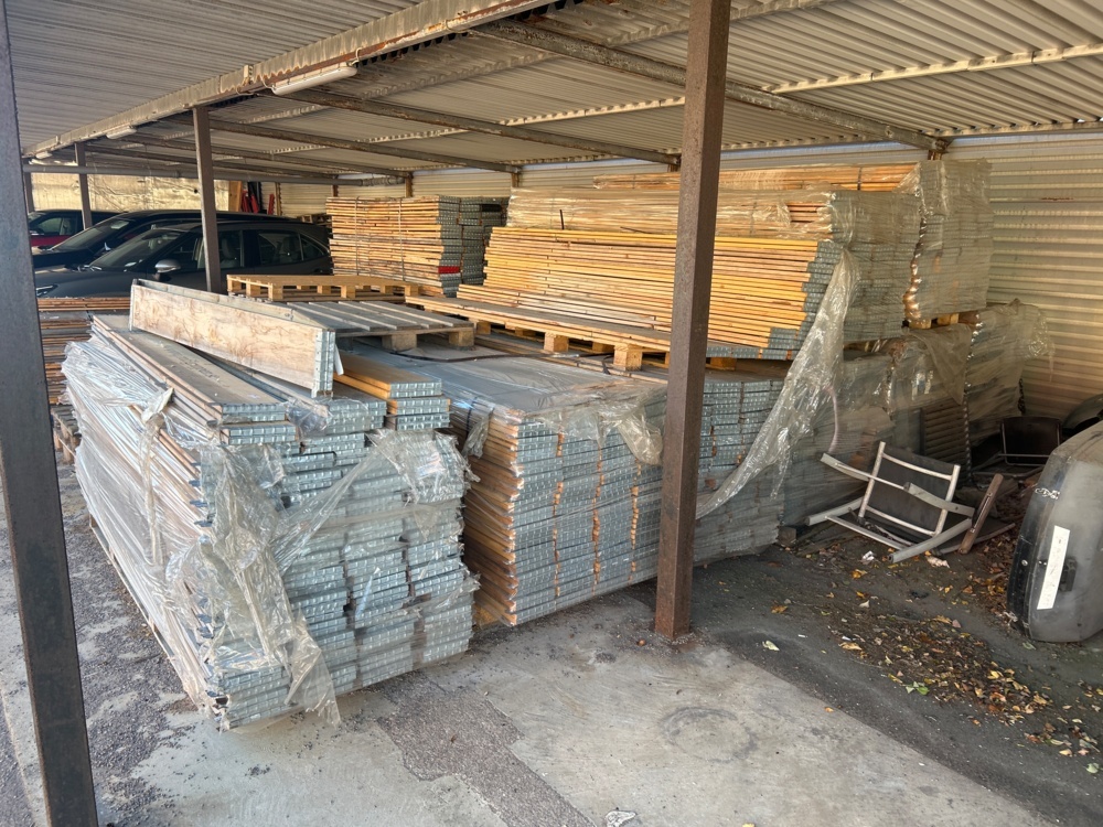 1558677-2 Large batch of pallet collars (approx. 700 pcs.)
