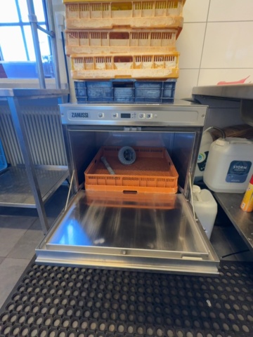 1458529-3 Underbänksdiskmaskin – Zanussi Professional – 400 V – rostfri