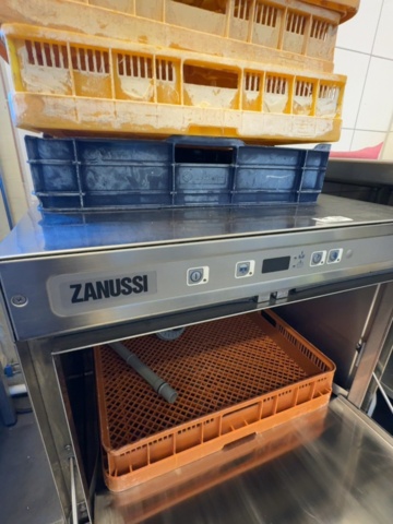 1458529-5 Underbänksdiskmaskin – Zanussi Professional – 400 V – rostfri