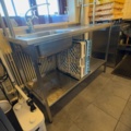 1458530-9 Diskbänk i rostfritt med blandare, överhyllor, glashängare och 2 diskbackar – 140 cm