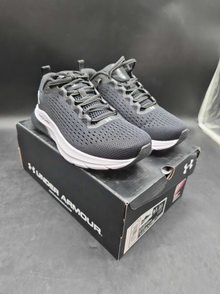 1602828-1 Löparskor - Under Armour HOVR Turbulence, dam, stl 37,5