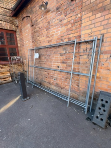 1458534-10 10 st entréstaket / kravallstaket