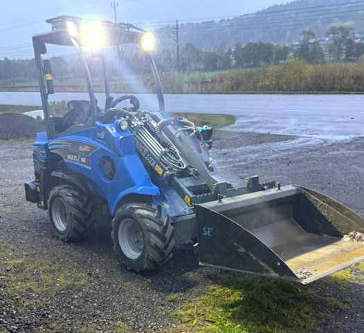 1486434-2 Kompaktlastare MultiOne 5.3K 4WD Hydrostat med teleskoparm, skopa och gafflar – 2020