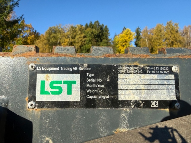 1486434-12 Kompaktlastare MultiOne 5.3K 4WD Hydrostat med teleskoparm, skopa och gafflar – 2020