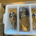 1458537-6 Stort parti restaurangbestick – ca 385 delar + blandade bestick