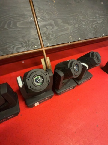 1458558-4 Samling med moving head-strålkastare