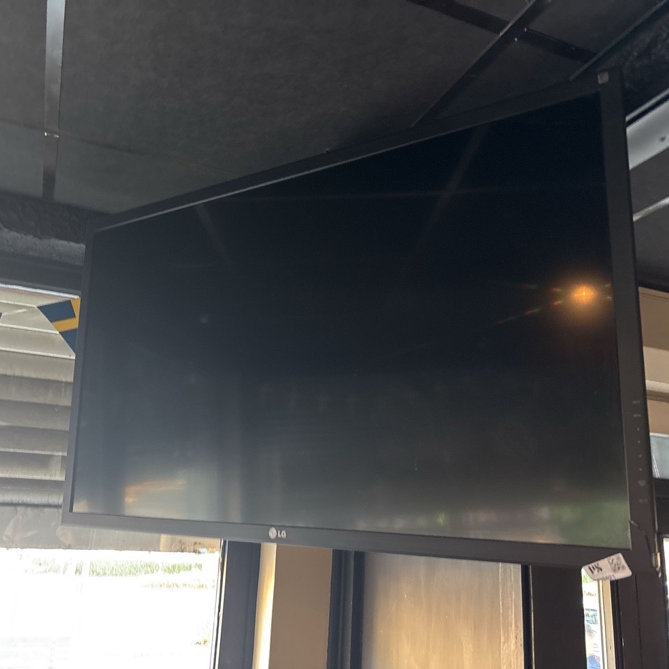 1426021-1 TV incl. ceiling mount - LG