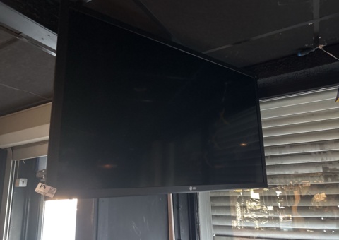 TV incl. ceiling mount - LG